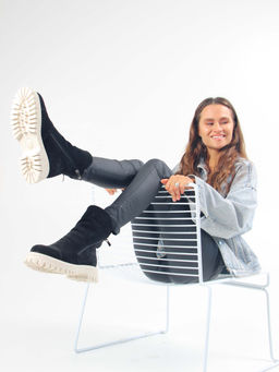 Ботинки 233.1541be. Черный замша/Байка