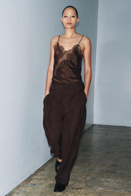 ZW COLLECTION CARROT TROUSERS WITH BUCKLE