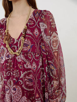 V Yaka Desenli Mini Elbise