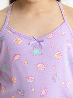 Комплект для девочек (топ, шорты) в фиолетовом оттенке с принтом ракушек - Mark formelle фото 4