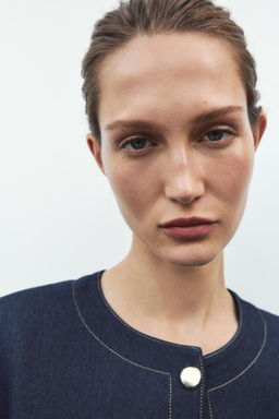 SHORT JACKET WITH CONTRAST TOPSTITCHING - Zara фото 4