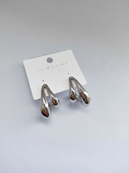 Стильные серьги