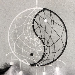 Ловец снов амулет «Инь-ян», чёрно-белые пёрышки, 44×15 см