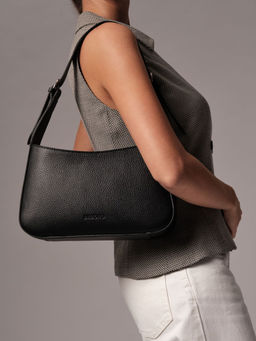 Сумка кожаная на плечо багет Deboro 31046 черный