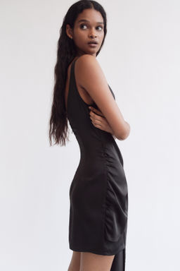 Vestido de sat?n con escote drapeado - H&m фото 5