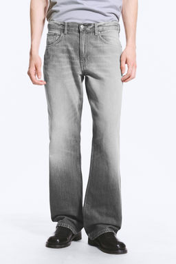 Vaqueros de tiro medio y pernera bootcut holgada Mercury - H&m фото 5