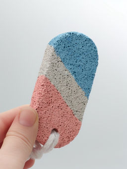 Цена за 20 шт. Пемза для педикюра, с подвесом, 9×4 см, в коробке, разноцветная