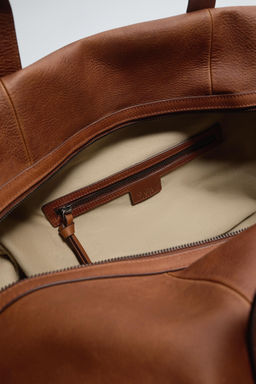 XL LIMITED EDITION LEATHER HANDBAG - Zara фото 4