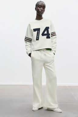 NUMBER STRIPES SWEATSHIRT