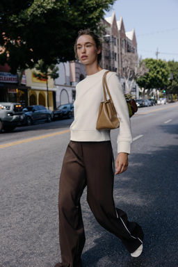 BASIC COTTON SWEATSHIRT