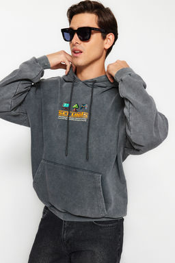 TRENDYOL MAN Antrasit %100 Pamuk Oversize/Genis Kesim Eskitme/Soluk Efektli Oyun Bask?l?Sweatshirt TMNAW24SW00140 - Trendyolmilla фото 8