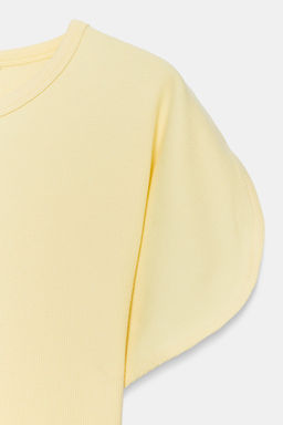 CAMISETA MANGA ABULLONADA / Amarillo
