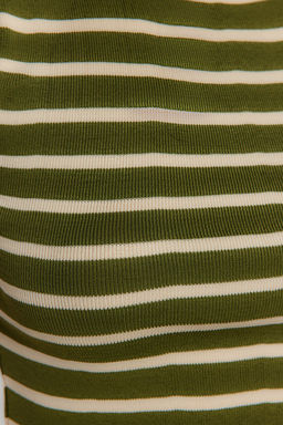 Yesil Crop Cizgili Triko Ince Bluz TWOSS23BZ00584