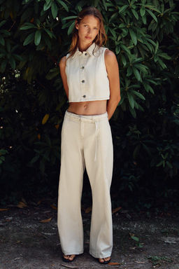 Z1975 HIGH-WAIST BOOTCUT JEANS WITH BELT