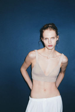 BRALETTE TRIANGULAR PIEL 100% / Gris