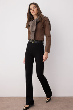 Koyu Mavi Yuksek Bel Flare Jeans TWOSS25JE00052 - Trendyolmilla фото 6