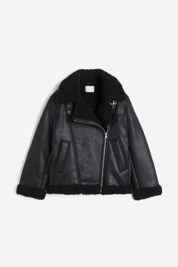 Cazadora oversize con forro de borreguito