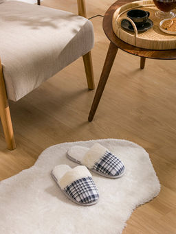 Pel?? Kad?n Ev Terli?i