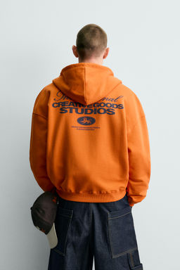 SUDADERA CREMALLERA CAPUCHA TEXTOS CONTRASTE / Naranja - Zara фото 3