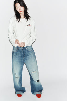 LONG SLEEVE SLOGAN T-SHIRT