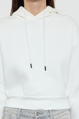 TRENDYOLMILLA Ekru Kal?n Ici Polarl? Kapusonlu Rahat Kesim Crop Basic Orme Sweatshirt TWOAW24SW00105  фото 20