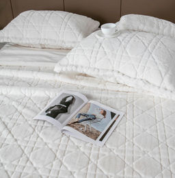 Покрывало декоративное Shinshilla Dori (молоко) 160х220