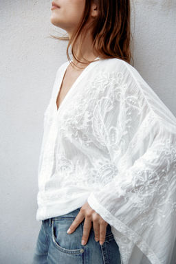 BLUSA CAPA BORDADA ZW COLLECTION / Blanco - Zara фото 4