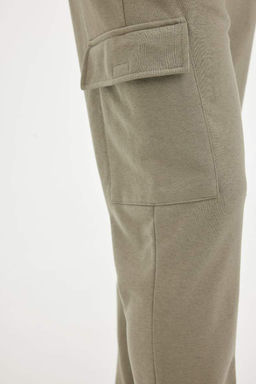 Мужские облегающие спортивные штаны с карманами-карго и прямыми штанинами - Defacto фото 7