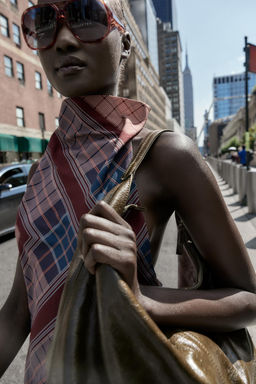 ASYMMETRIC PRINTED HALTER TOP - Zara фото 4