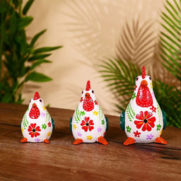 Сувенирный набор "Курочки" дерево 12,10 и 8 см