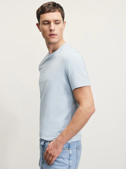 Базовая футболка slim fit / Zarina