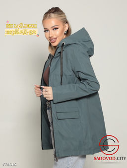 Ветровка женская весенняя