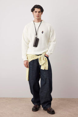 Ekru Oversize/Genis Kesim Bisiklet Yaka Ay? Nak?sl? Kazak TMNAW26KZ00003