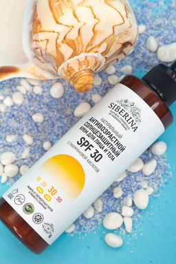 Антивозрастной солнцезащитный крем для лица и тела SPF 30 с гиалуроновой кислотой SIBERINA