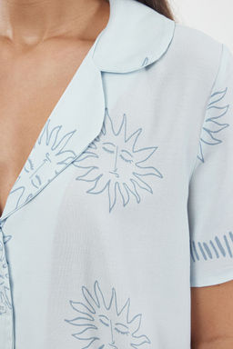 Trendyolmilla Ekru-Lacivert Gunes Desenli Viskon Sortlu Dokuma Pijama Tak?m? THMSS24PT00009  фото 29