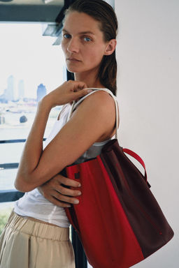 MAXI BOLSO PIEL COMBINADO / Rojo - Zara фото 2