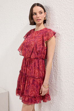 TRENDYOLMILLA Bordo Etnik Desenli Belden Ac?lan F?rf?rl? Mini Sifon Astarl? Dokuma Elbise TWOSS24EL00745  фото 2