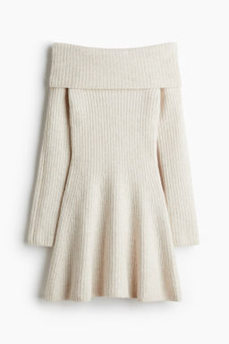 Vestido off-the-shoulder en punto de canal?