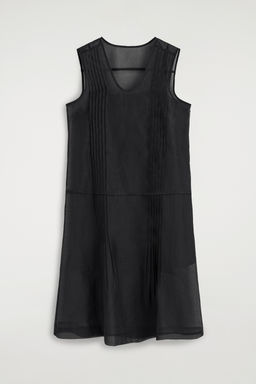 VESTIDO TRANSPARENTE CON DETALLE DE PLIEGUES