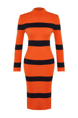 TRENDYOLMILLA Lacivert Midi Triko Cizgili Elbise TWOAW23EL00226 фото 21