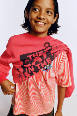 CAMISETA RAYAS THE CAT IN THE HAT DR. SEUSS / Rojo