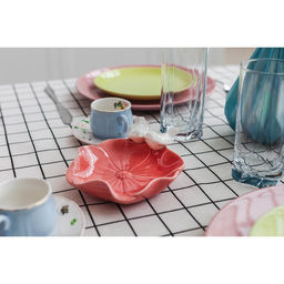 Блюдо «Голубки на цветке», 14×14 см, керамика, розовое