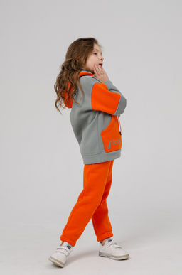 886Д Костюм детский "Серый/оранжевый"