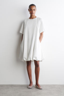 VESTIDO CORTO ESTILO GLOBO