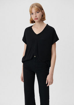 V Yaka Siyah Basic Viskoz Tisort