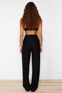 Siyah Kal?n Cizgili Straight/Duz Kesim Esnek Pantolon TWOSS24PL00072