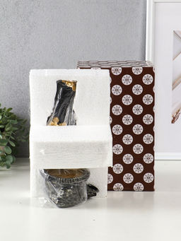 Фигура - подсвечник на 1 свечу «Африканка в косынке с цветами», полистоун, чёрный, d=8 см, 14×11.5×24.5 см