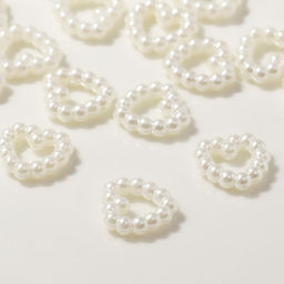 Цена за 2 шт. Бусина из пластика Сердце, 12?12 мм, набор 50 шт., белая