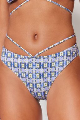 TRENDYOLMILLA Cini Desenli Biyeli High Leg Bikini Alt? TBESS23BA00291 фото 14