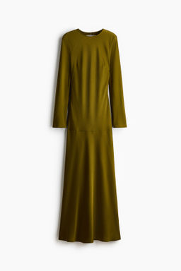 Vestido con lazada y espalda descubierta